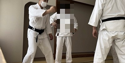 護身用空手術を楽しく稽古